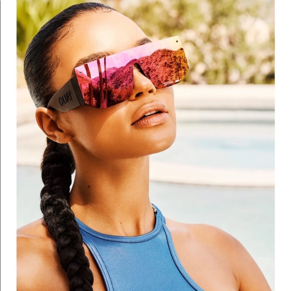 QUAY Australia Fully Booked Sunglasses black pink NEW